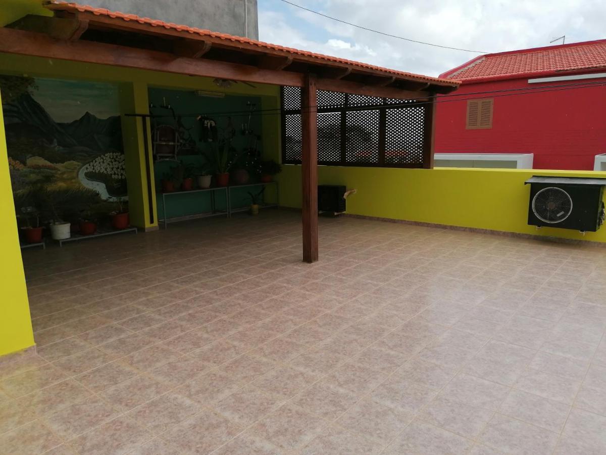 Appartement Residencial Chez Flor à Porto Novo Extérieur photo